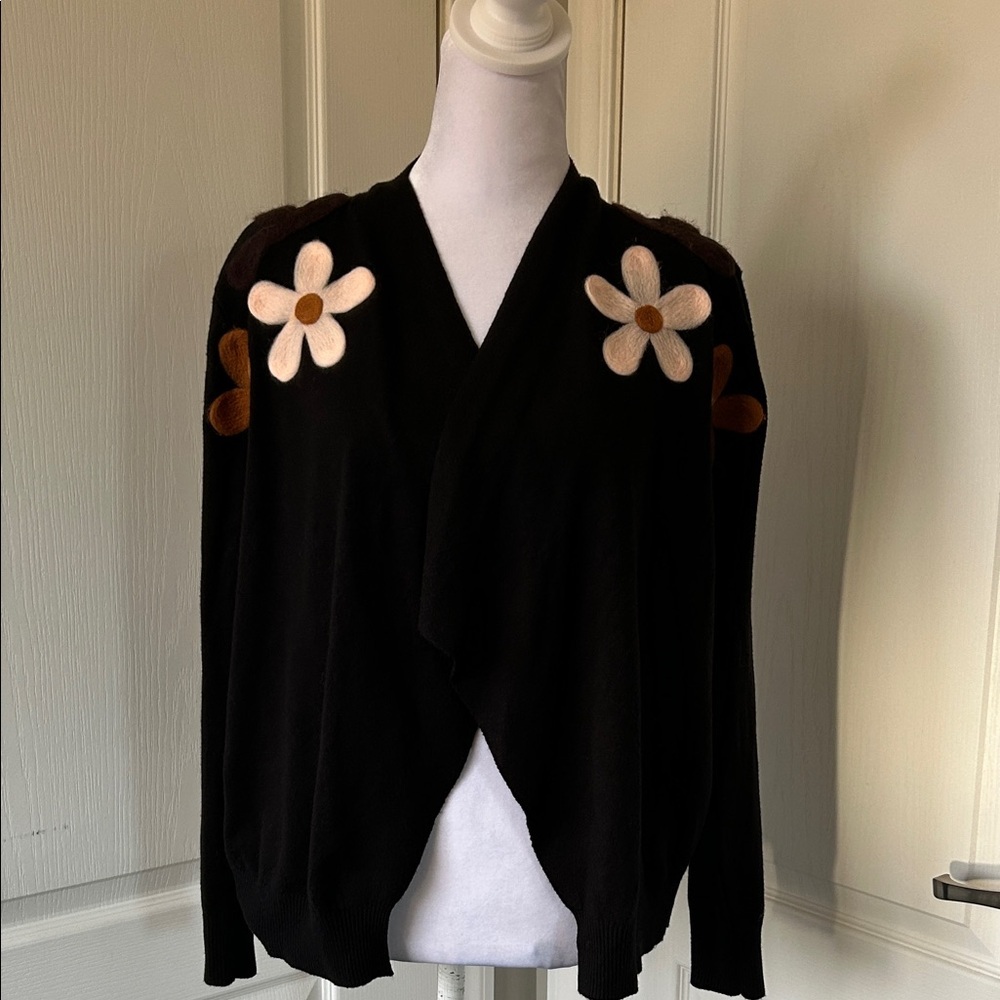 Aaeda women’s black floral Boho chic open front cardigan size small​ - Picture 2 of 9